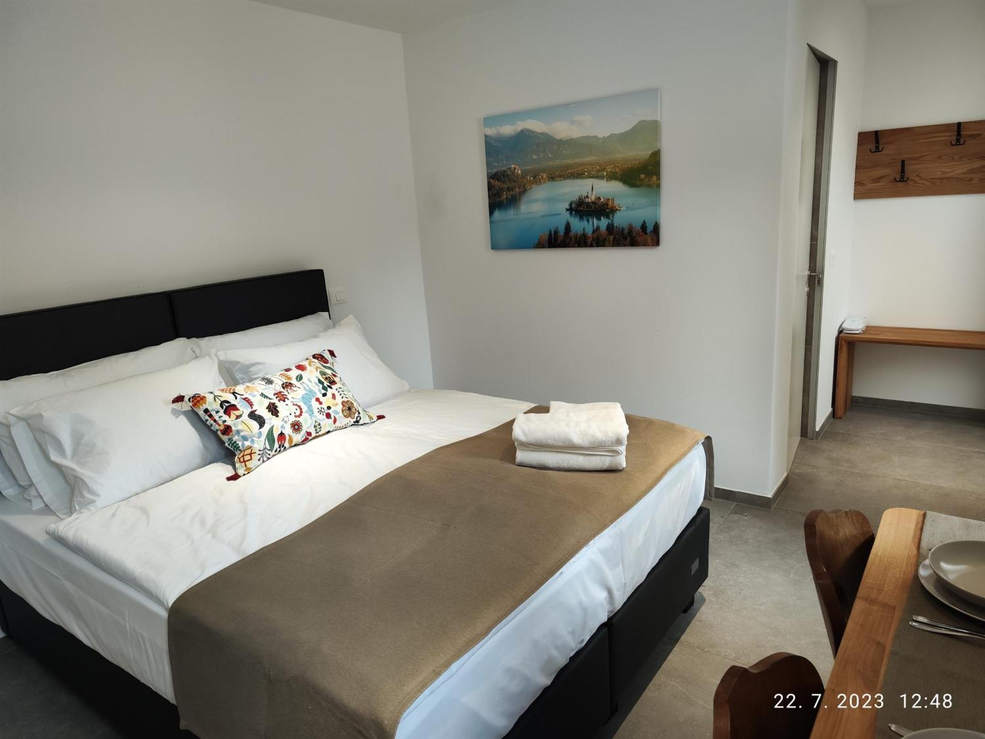 Appartamento Lucka Bled Quiet Location, Free Bikes, Big Garden, Doctor Esterno foto