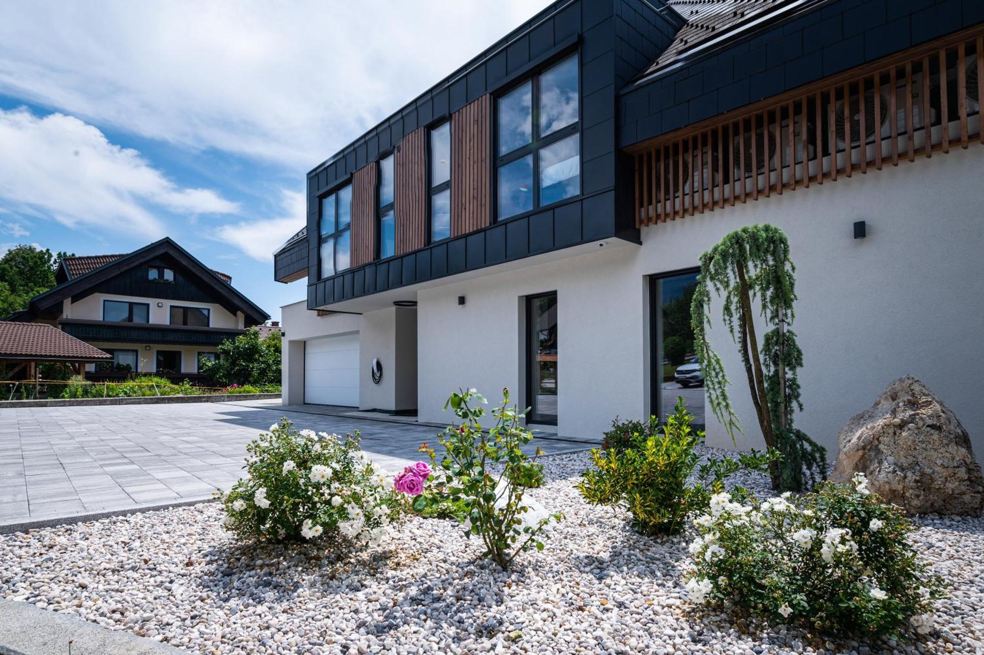 Appartamento Lucka Bled Quiet Location, Free Bikes, Big Garden, Doctor Esterno foto